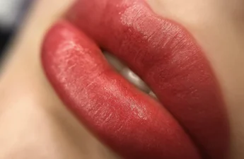 lip tattoo